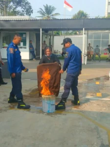 Giat Sosialisasi Demo Tata Cara Penggunaan APAR dan Pencegahan Kebakaran di PT Natura Karunia Agung