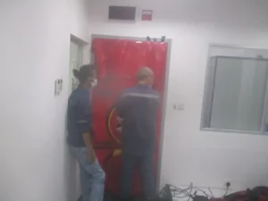 Pengujian Door Fan Test (Room Integrity Testing / Blower Door) di ruang Server PT Softex Indonesia yang berlokasi di Sidoarjo, Jawa Timur.