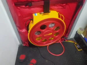 Pengujian Door Fan Test (Room Integrity Testing / Blower Door) di ruang Server PT Softex Indonesia yang berlokasi di Sidoarjo, Jawa Timur.