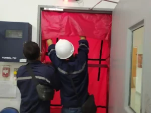 Pengujian Door Fan Test (Room Integrity Testing / Blower Door) di ruang Server PT Softex Indonesia yang berlokasi di Sidoarjo, Jawa Timur.