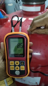 Proses hydrotest tabung FM200 milik Holcim