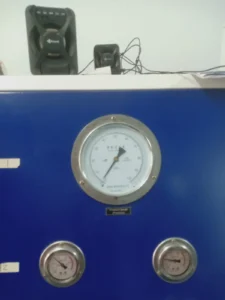 posisi jarum pressure gauge pada saat melakukan hydrotest tabung FM200 milik Holcim